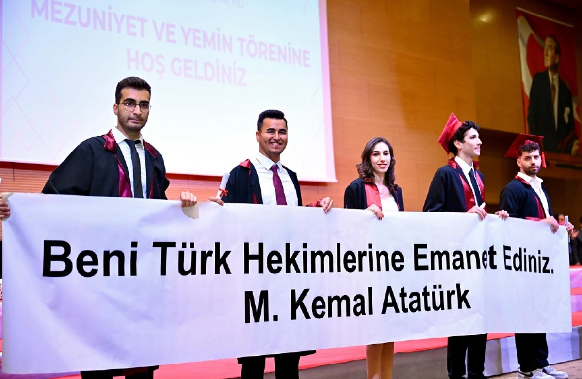 Vali Şahin'den Gen&ccedil; Hekimlere: "Sizler Milletimizin En Nadide Cevherisiniz"
