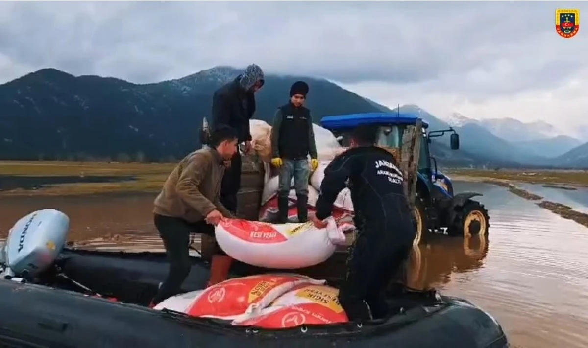 Yağışta Mahsur Kalan &Ccedil;oban Ve Hayvanlara Jandarma Ve Afad&rsquo;dan Hayat Kurtaran M&uuml;dahale