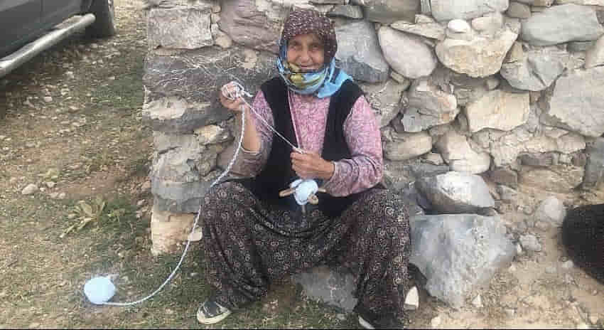 Yörükler kolan dokuma ve kirmen eğirme kültürünü yaşatıyor