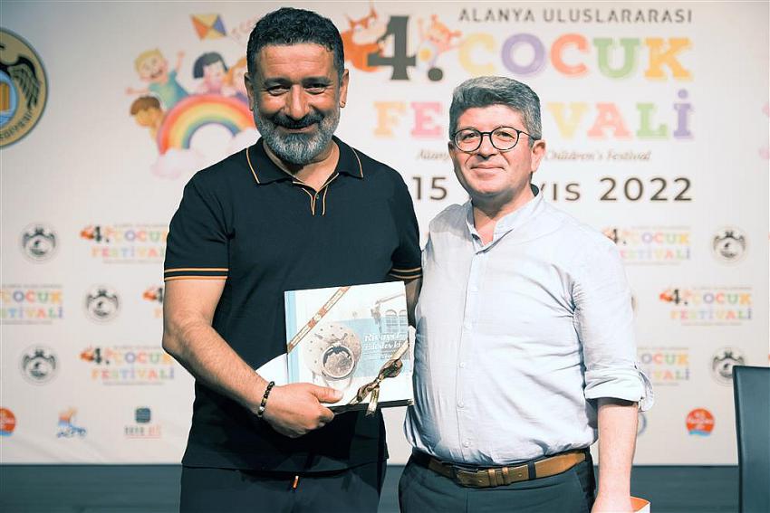 4. Alanya Uluslararası Çocuk Festivali Ali Koç ve Serkan Karaismailoğlu’nun Seminerleriyle Başladı