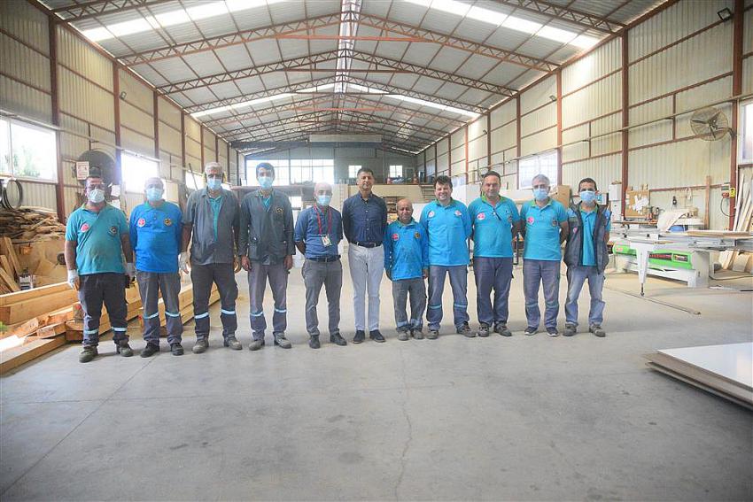 Alanya Belediyesi Marangozhanesi Fabrika Gibi Çalışıyor