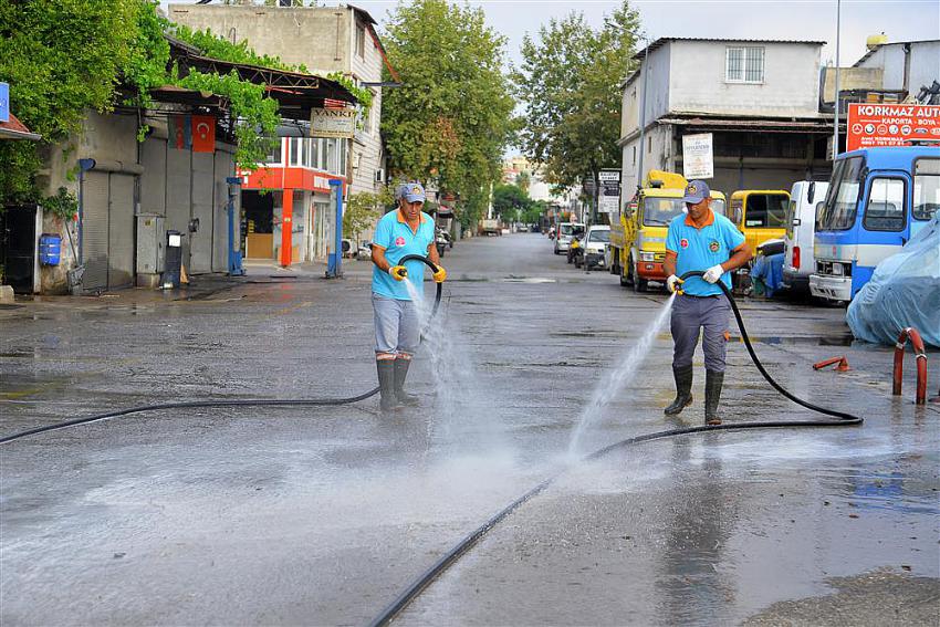 Alanya Belediyesi’nden Sanayide Hafta Sonu Temizliği