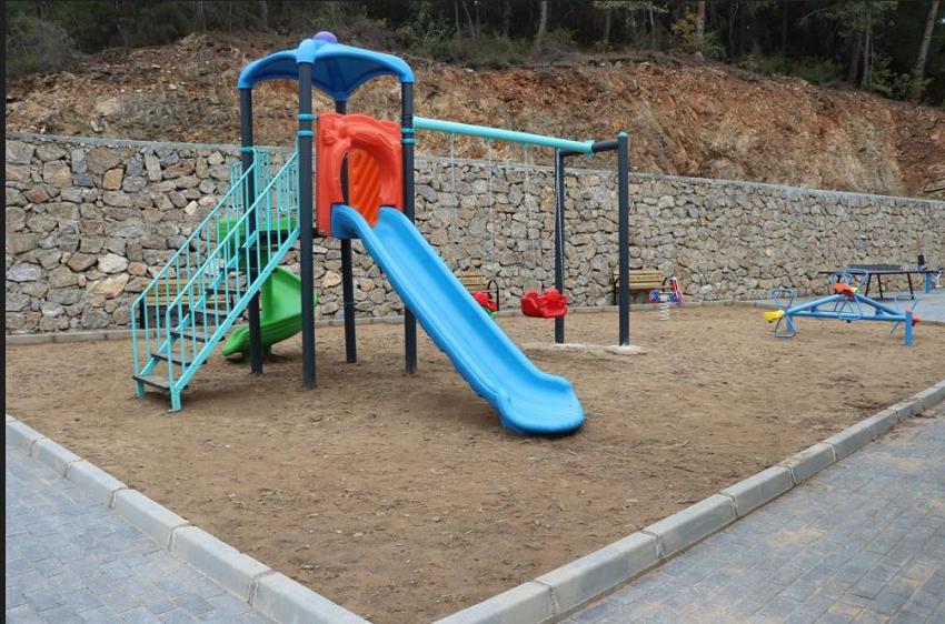 Alanya Belediyesi’nden 2 Mahalleye Daha Yeni Çocuk Parkı