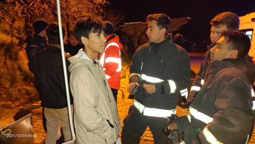  Alanya Kalesi’nde mahsur kalan Kırgız turistleri itfaiye kurtardı