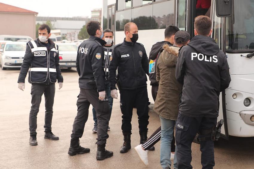 Antalya'da çeşitli suçlardan aranan 77 kişi yakalandı