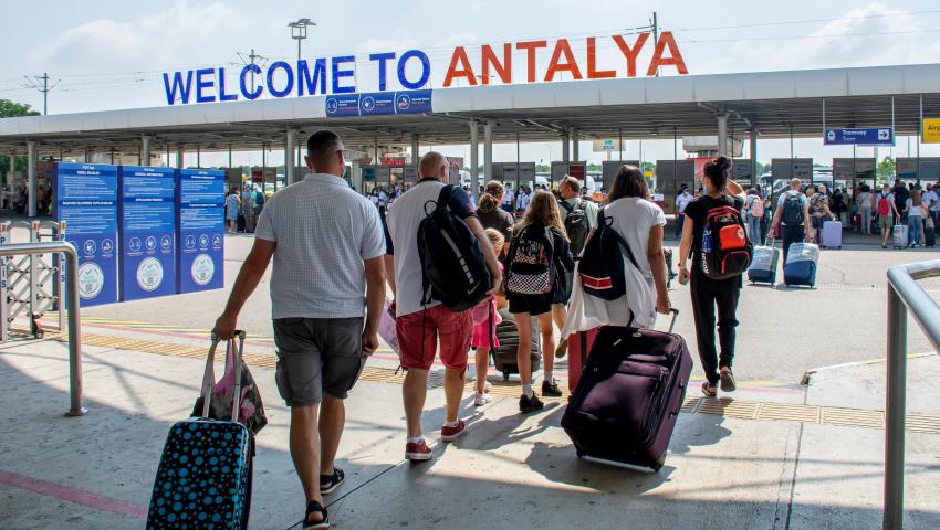 Antalya’yı ziyaret eden turist sayısı 2021 yılına göre yüzde 162 arttı