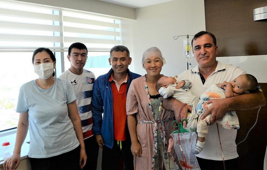 Çapraz nakil Kırgızistanlı 2 aileyi Antalya’da birbirine bağladı