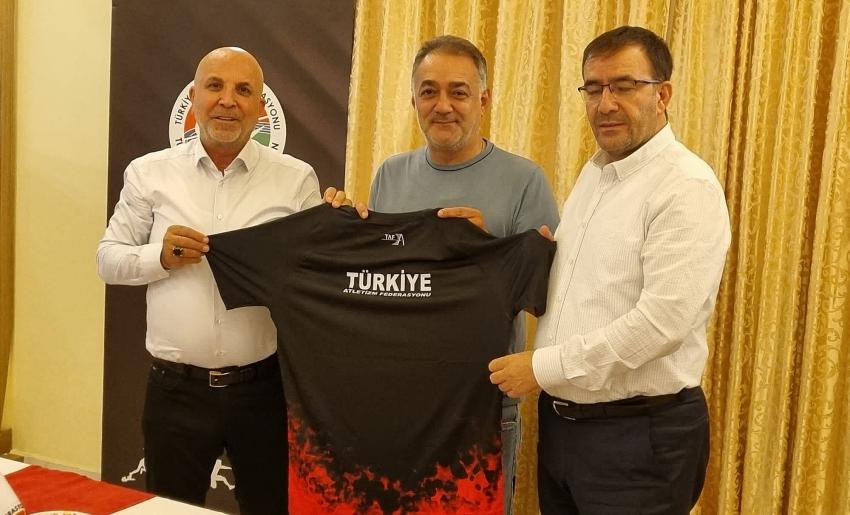 Çavuşoğlu Atletizm Federasyonu’na ev sahipliği yaptı
