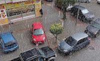 Alanya'da hem yağmur hem dolu yağdı