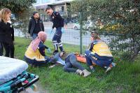 Alanya’da refüje çarpan motosiklet sürücüsü yaralandı