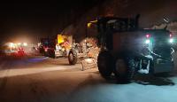 Antalya-Konya karayoluna çığ düştü, 3 metrelik kar kütleleri yolu kapladı