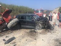  Manavgat'ta otomobil traktör çarpıştı: 6 yaralı
