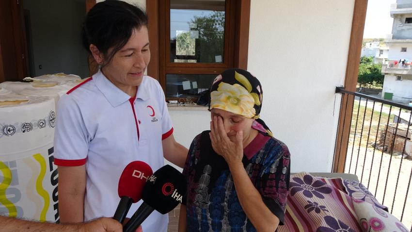 Manavgat'ta yeni evine kavuşan yangınzedenin sevinç gözyaşları