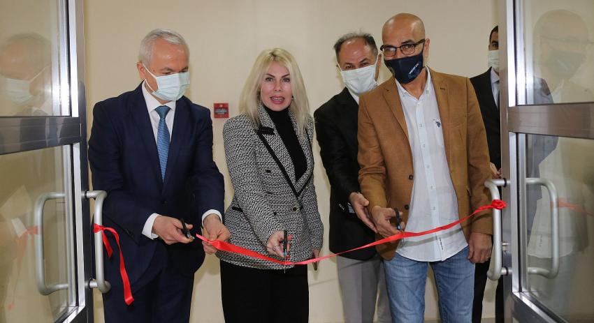 Rektör Özkan, Ziraat Fakültesi Merkez Laboratuvarı’nın açılışını yaptı