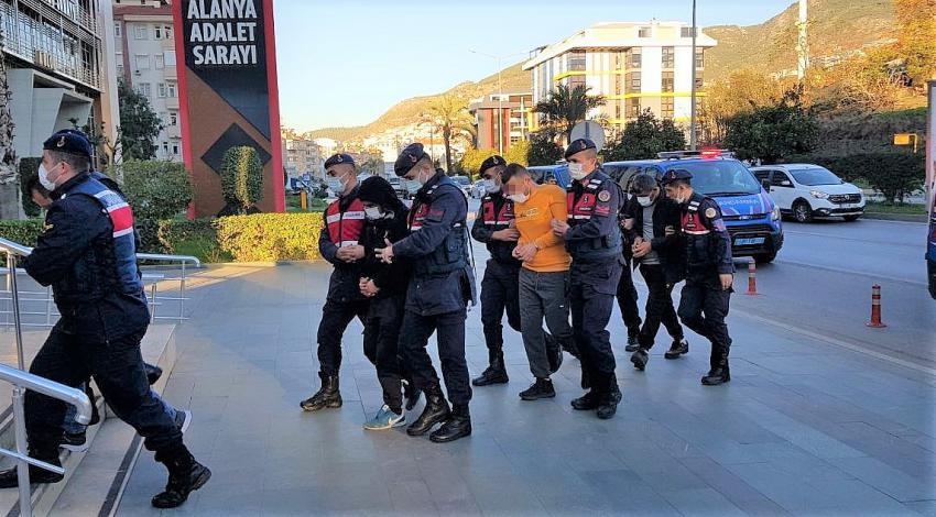 Turizm merkezleri torbacılardan arındırıldı: 27 tutuklama